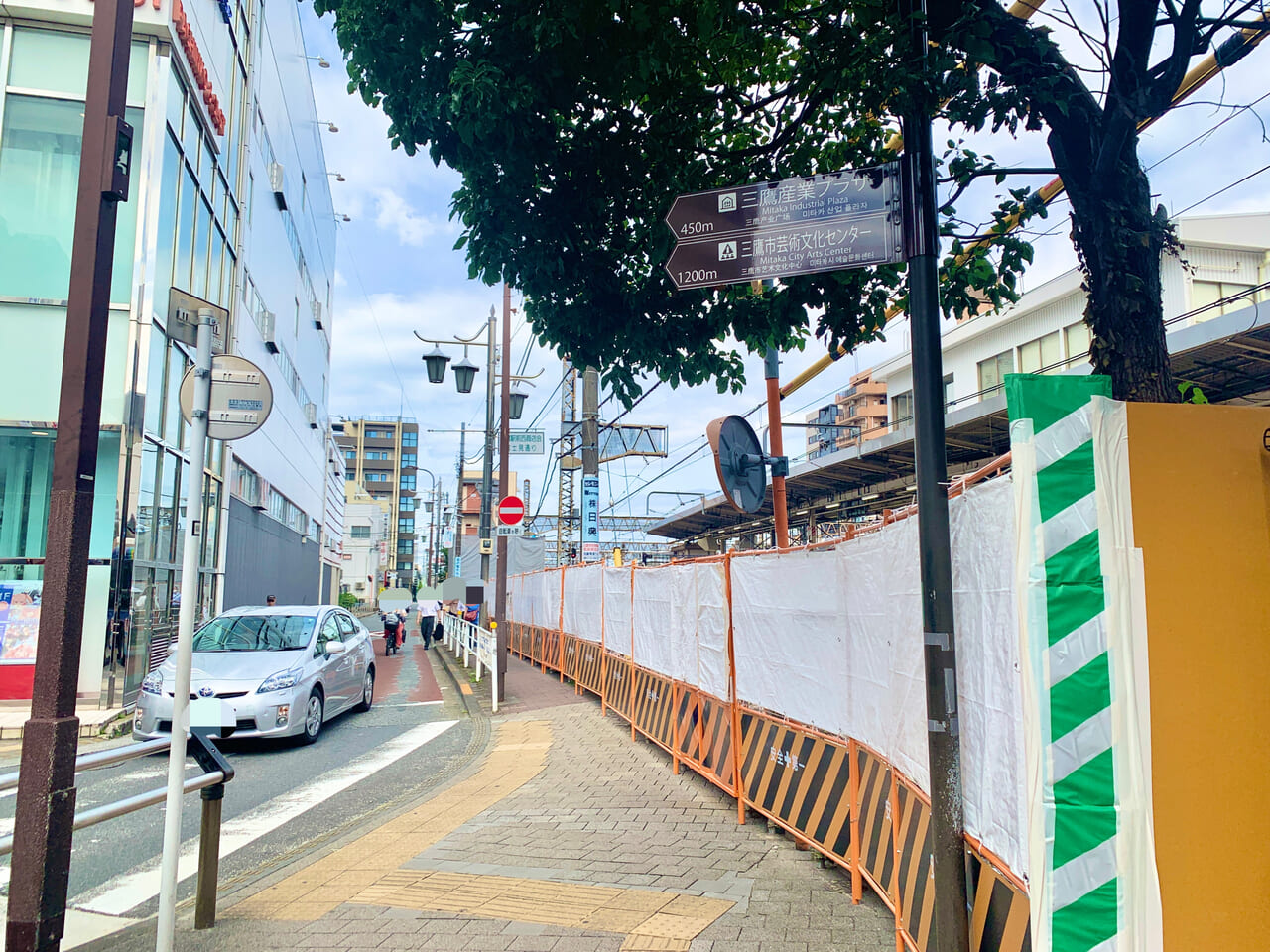三鷹駅前バス降車場